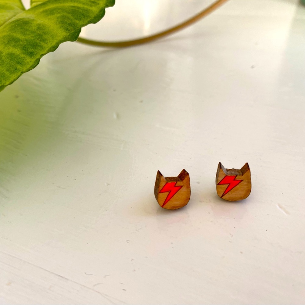 Bowie Cat Earrings 🐱 ⚡️